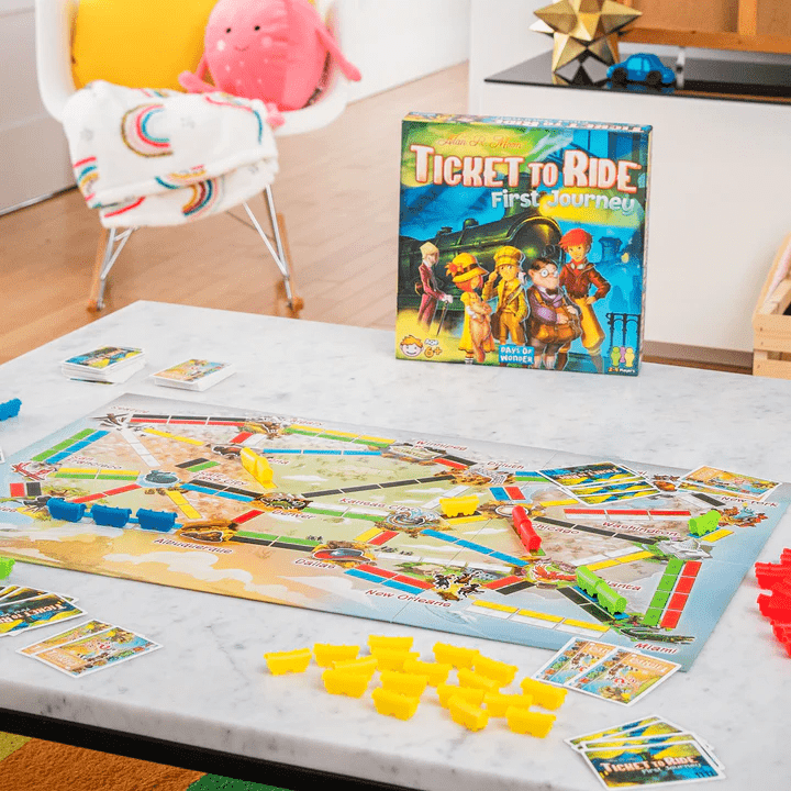 ASMODEE - Ticket To Ride First Journey (Inglés) - Gamesmart - Asmodee